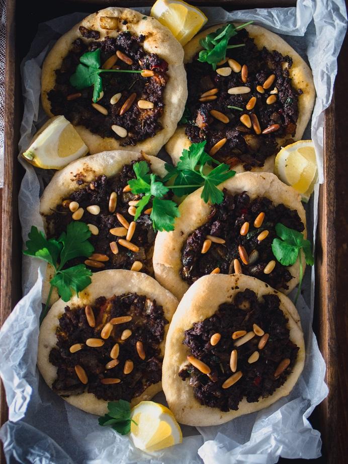 Palestiinalaiset härkisflatbreadit. Vegaani.