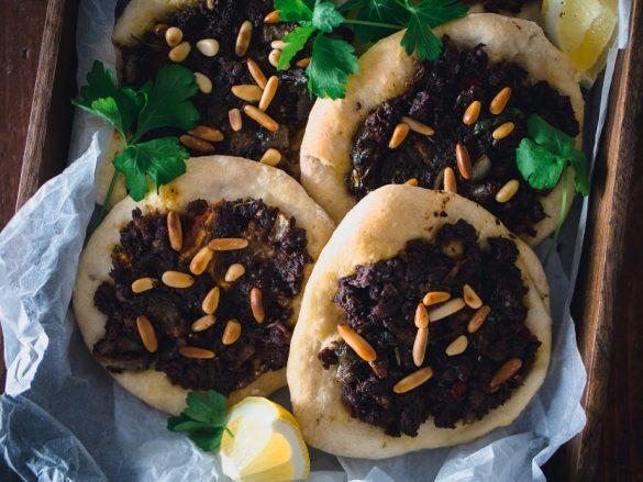 Palestiinalaiset härkisflatbreadit. Vegaani.