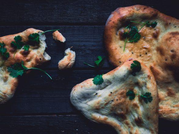 Itse tehdyt naan-leivät