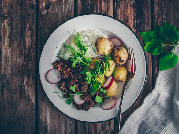 Nyhtökauraa ja uusia perunoita