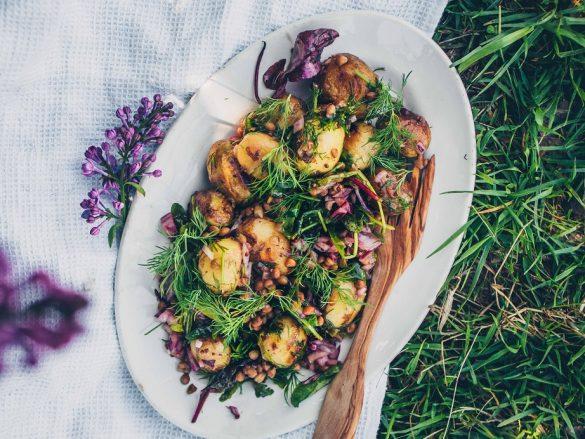 Linssi-perunasalaatti. Gluteeniton. Vegaani.