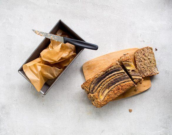 Banaanikakku. Vegaani. Sokeriton