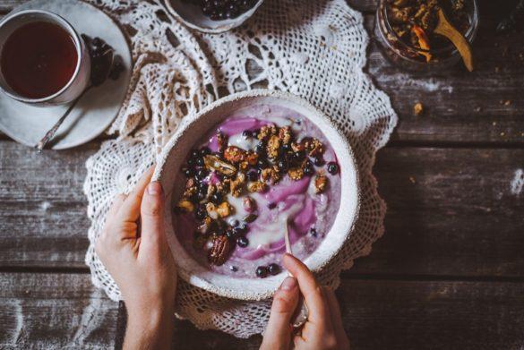 Mustikkatuorepuuro. Vegaani.