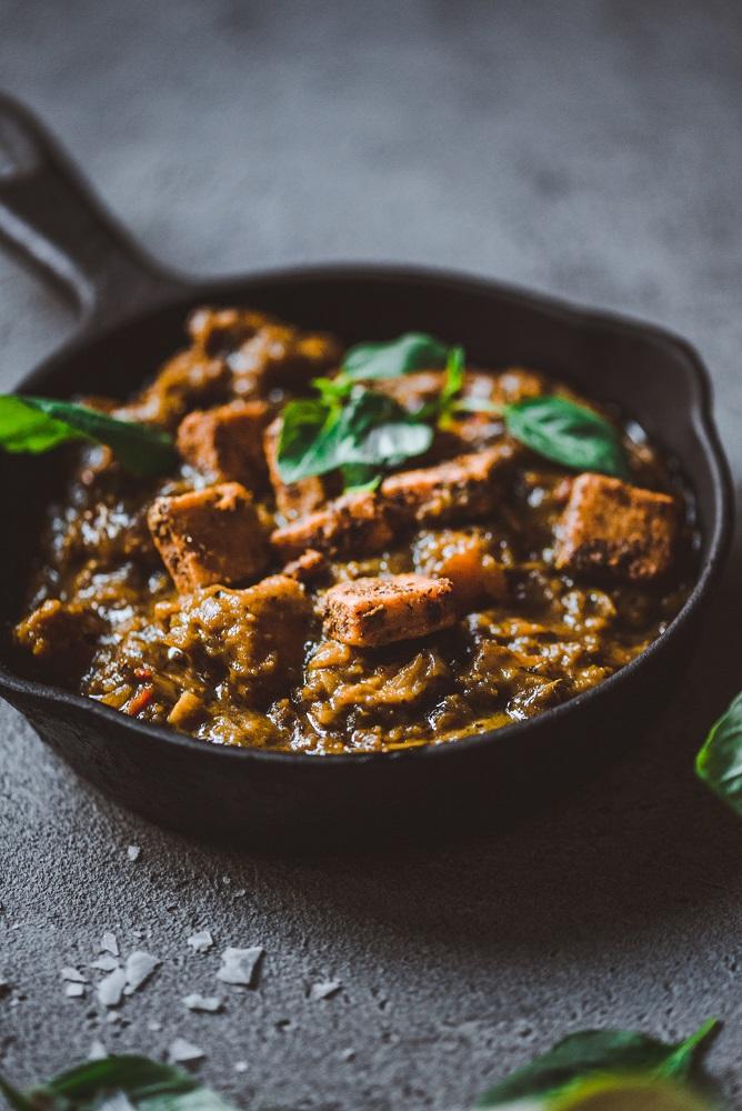 Thaimaalainen nyhtöhernecurry.