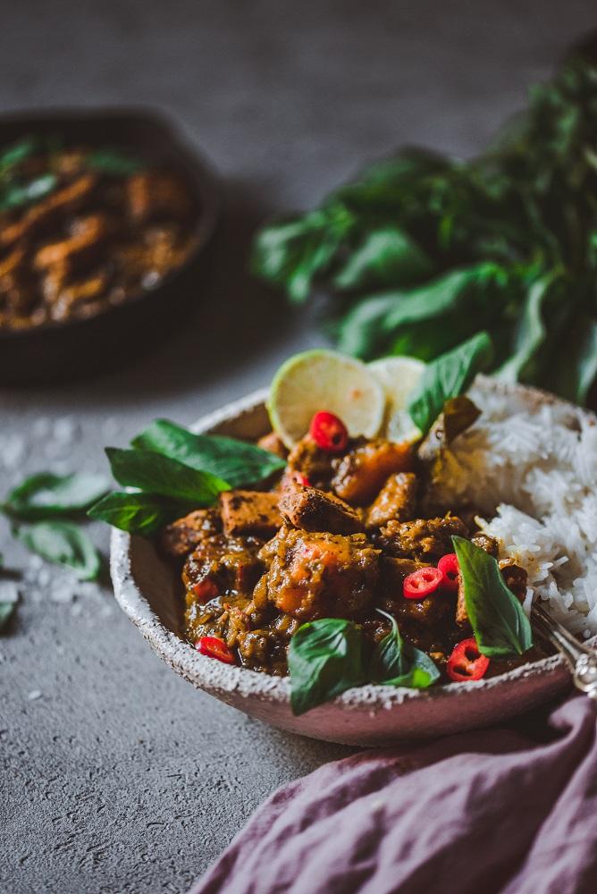 Thaimaalainen nyhtöhernecurry.