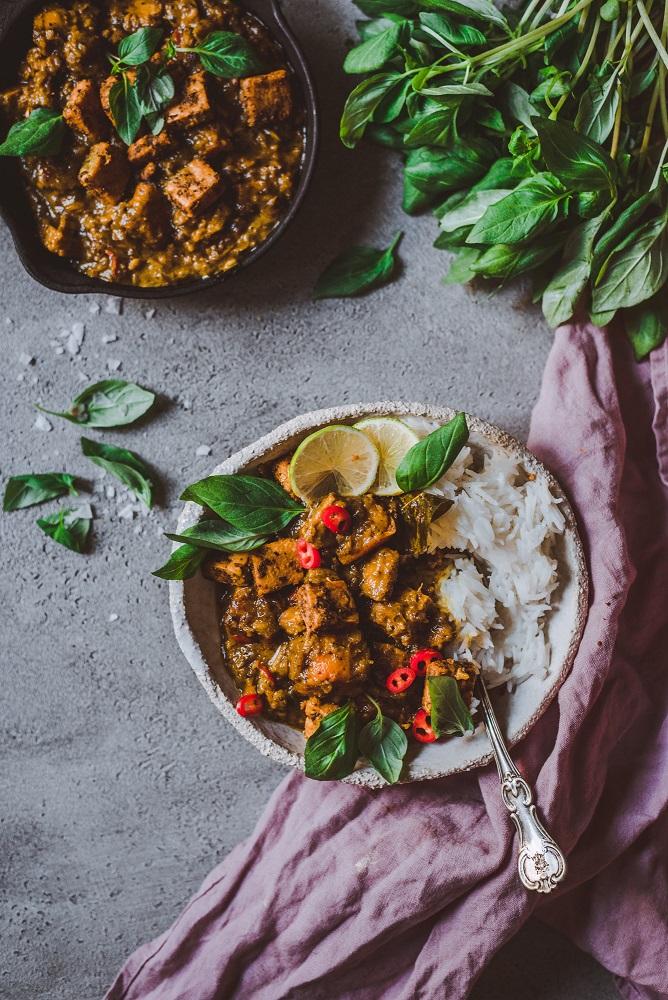 Thaimaalainen nyhtöhernecurry.