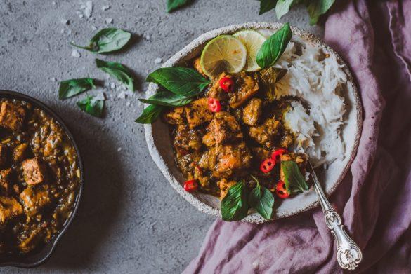 Thaimaalainen nyhtöhernecurry.