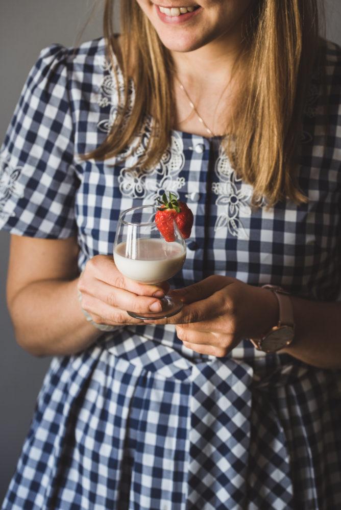 Vadelmajäädyke ja Baileys-kinuski.  Vegaani. Gluteeniton