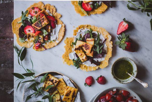 Vegaaninen kikhernehalloumi