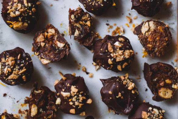 Pähkinä-taatelitryffelit. Gluteeniton