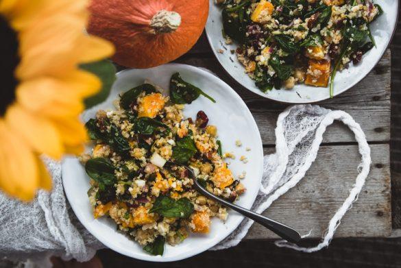kurpitsa-kvinoasalaatti