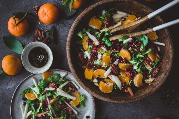 Mandariini-pekaanipähkinäsalaatti