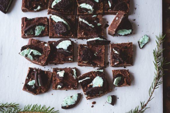 Vegaaninen fudge. Minttu-oreoilla maustettu
