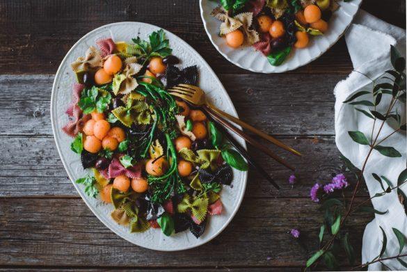 Broccolini-pastasalaatti. Vegaani