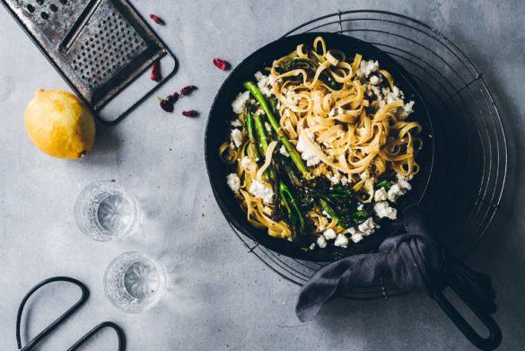 Chili-broccolinipasta