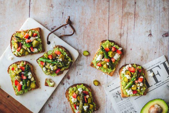 Parsa-avokadoleivät