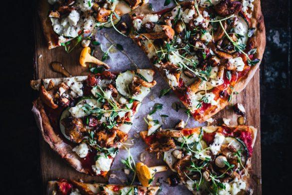 Kanttarelli-hasselpähkinäpitsa.