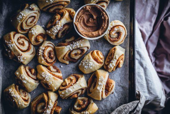 Speculoos-korvapuustit. Vegaaninen