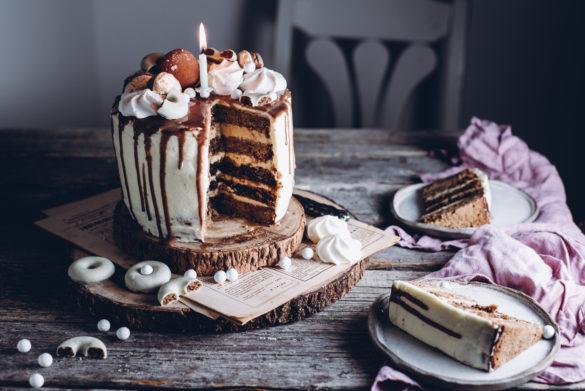 Espresso-saksanpähkinäkakku. Myös vegaaninen versio