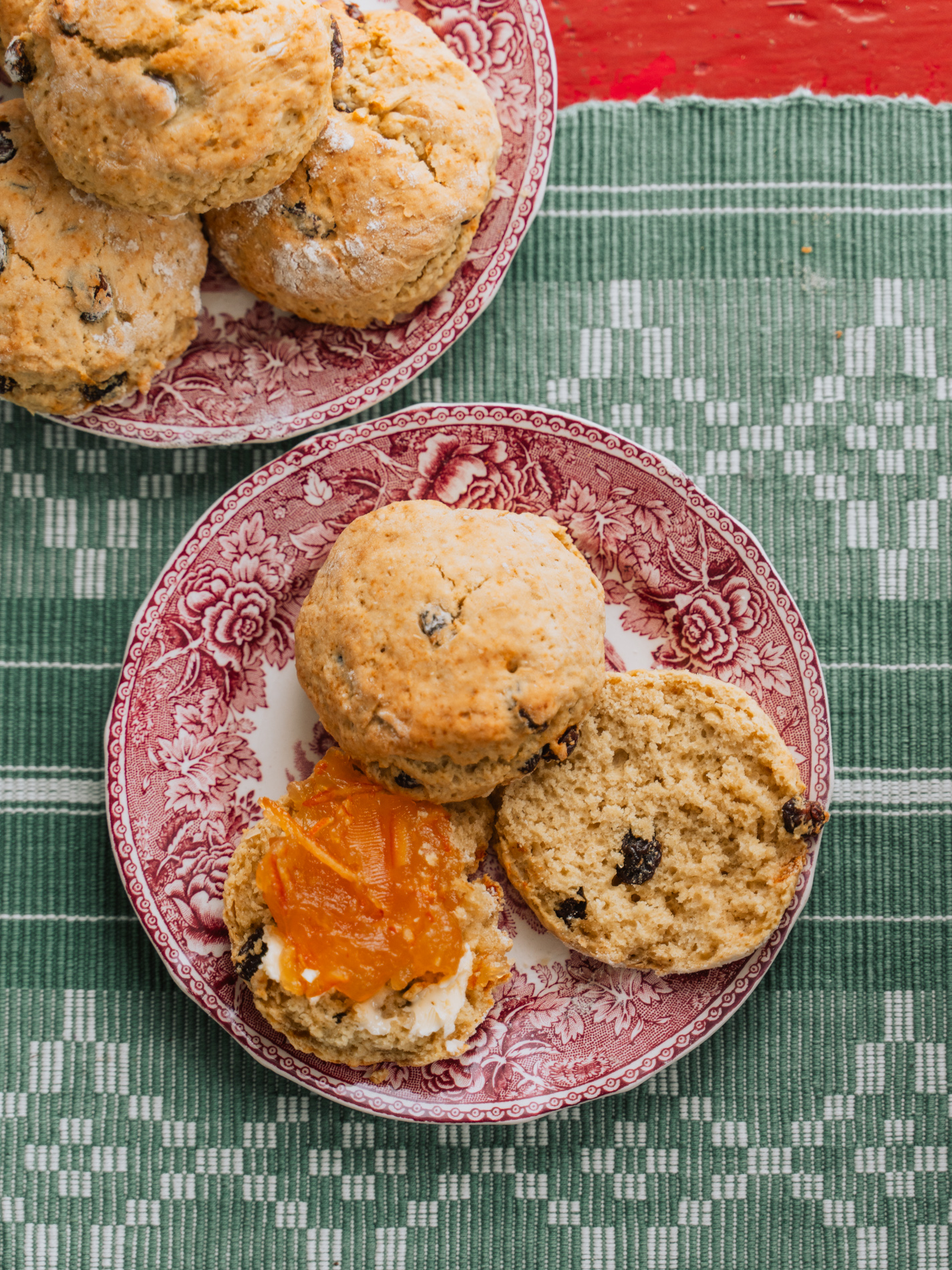 Skotlantilaiset skonssit. Vegaaniset