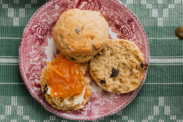 Skotlantilaiset skonssit. Vegaaniset