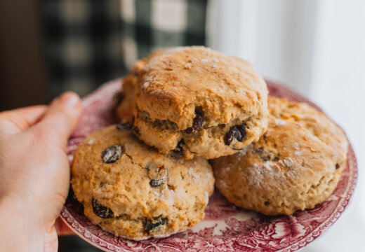 Skotlantilaiset skonssit. Vegaaniset