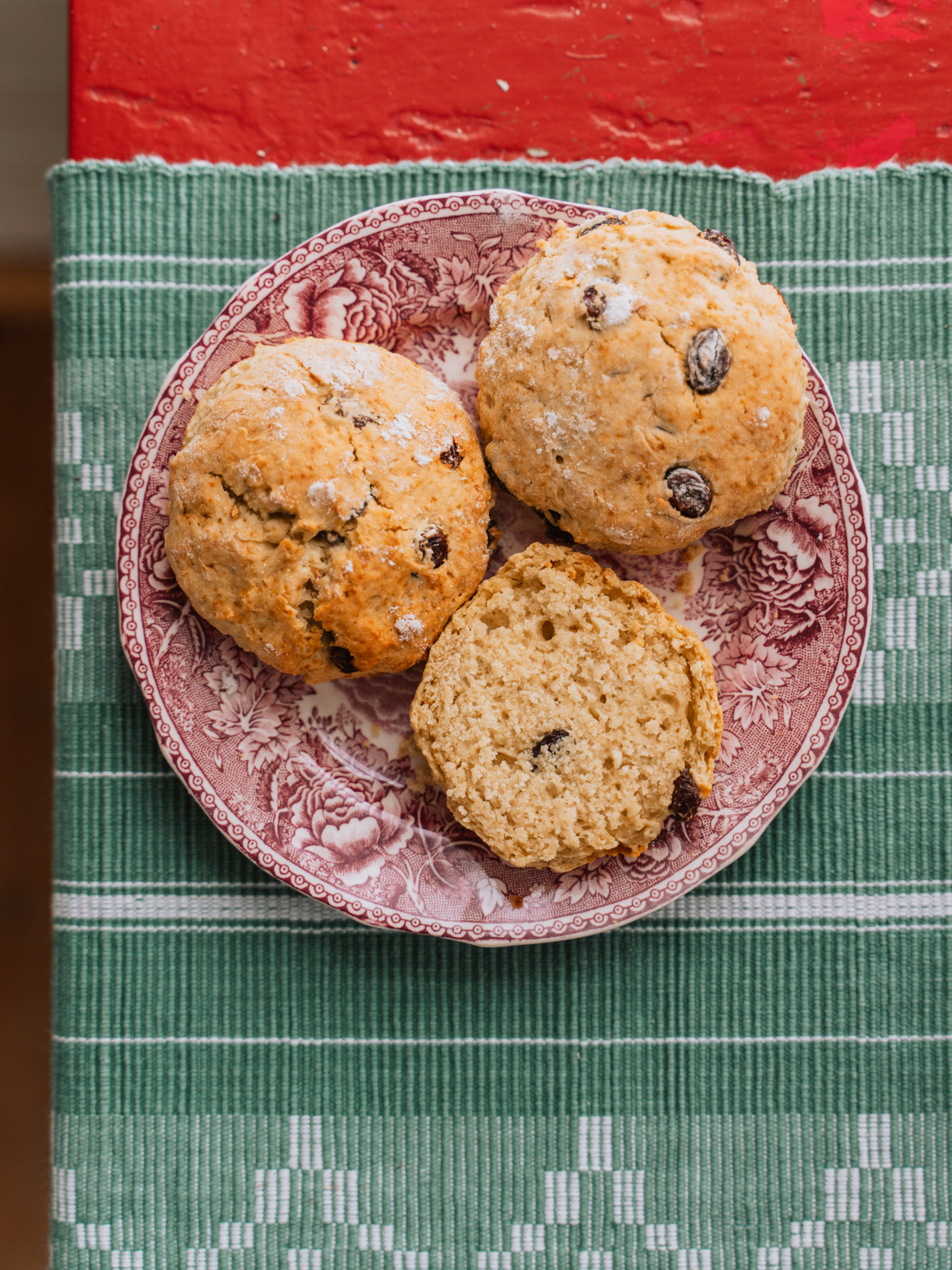 Skotlantilaiset skonssit. Vegaaniset