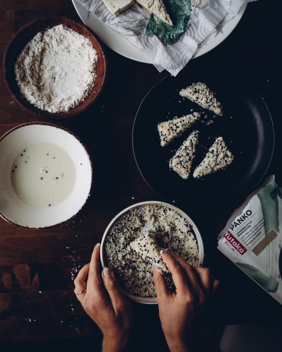 Misonuudelit ja Panko-leivitetty tofu. Vegaaninen