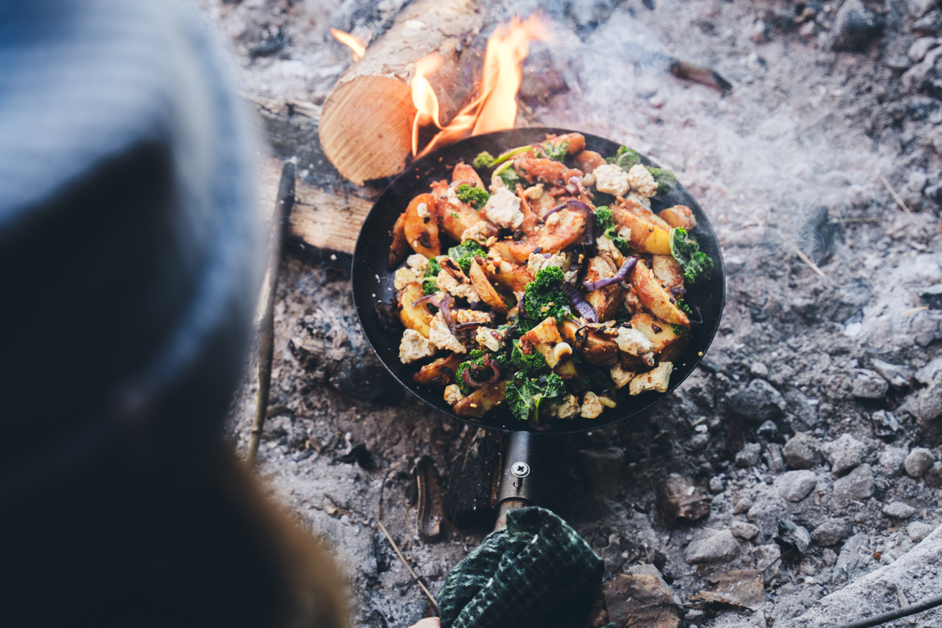 Pyttipannu nuotiolla