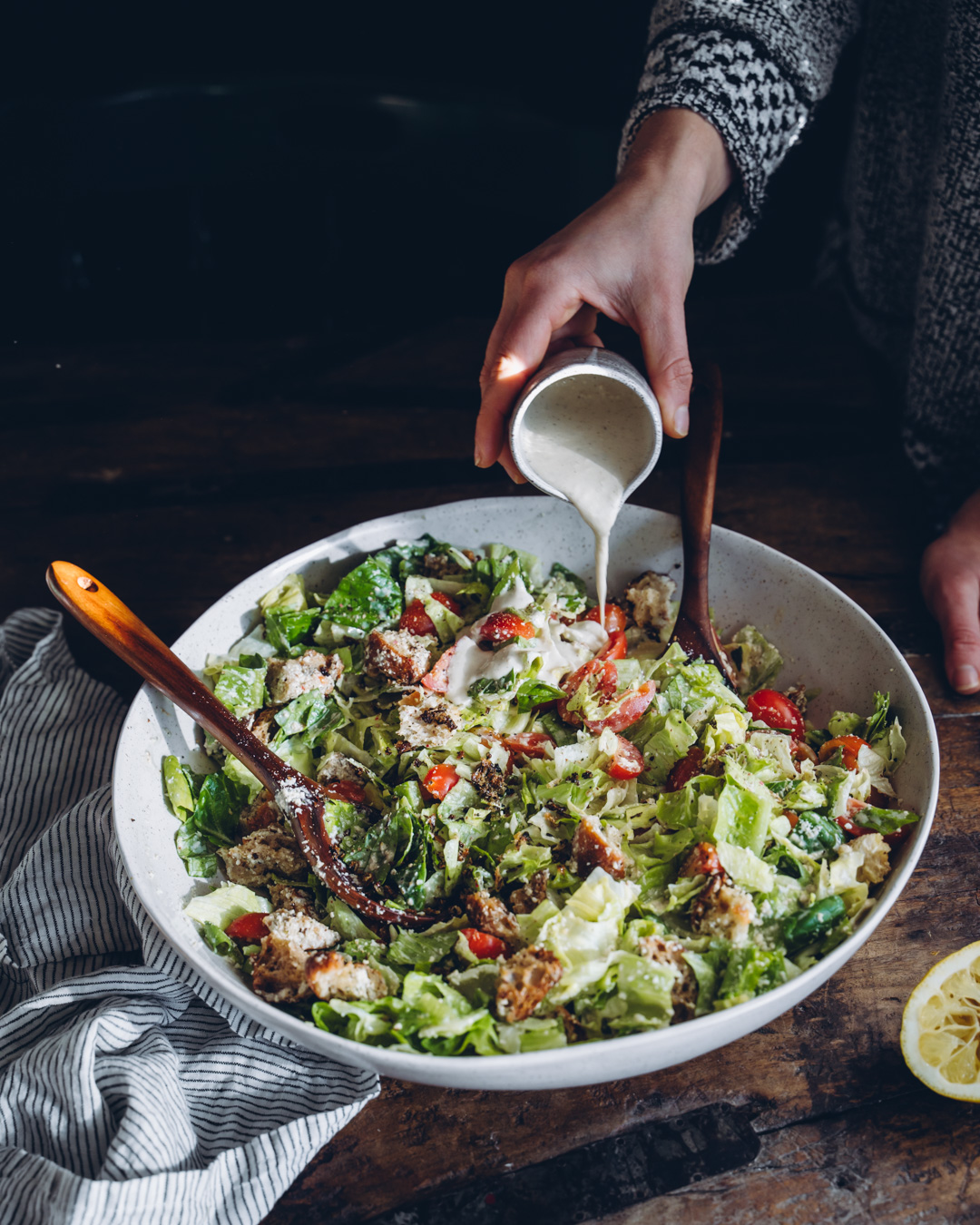 Vegaaninen caesar-salaatti