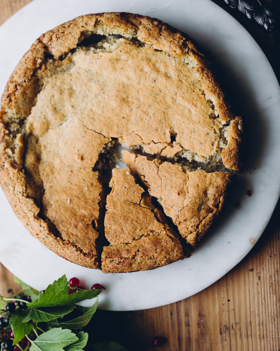 Tahmea sitruuna-unikonsiemenkakku