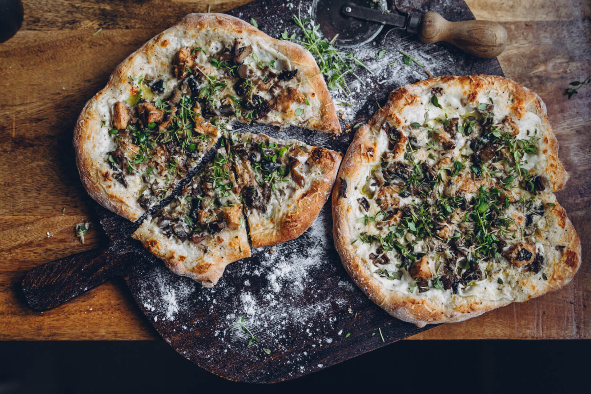 Valkoinen sienipitsa