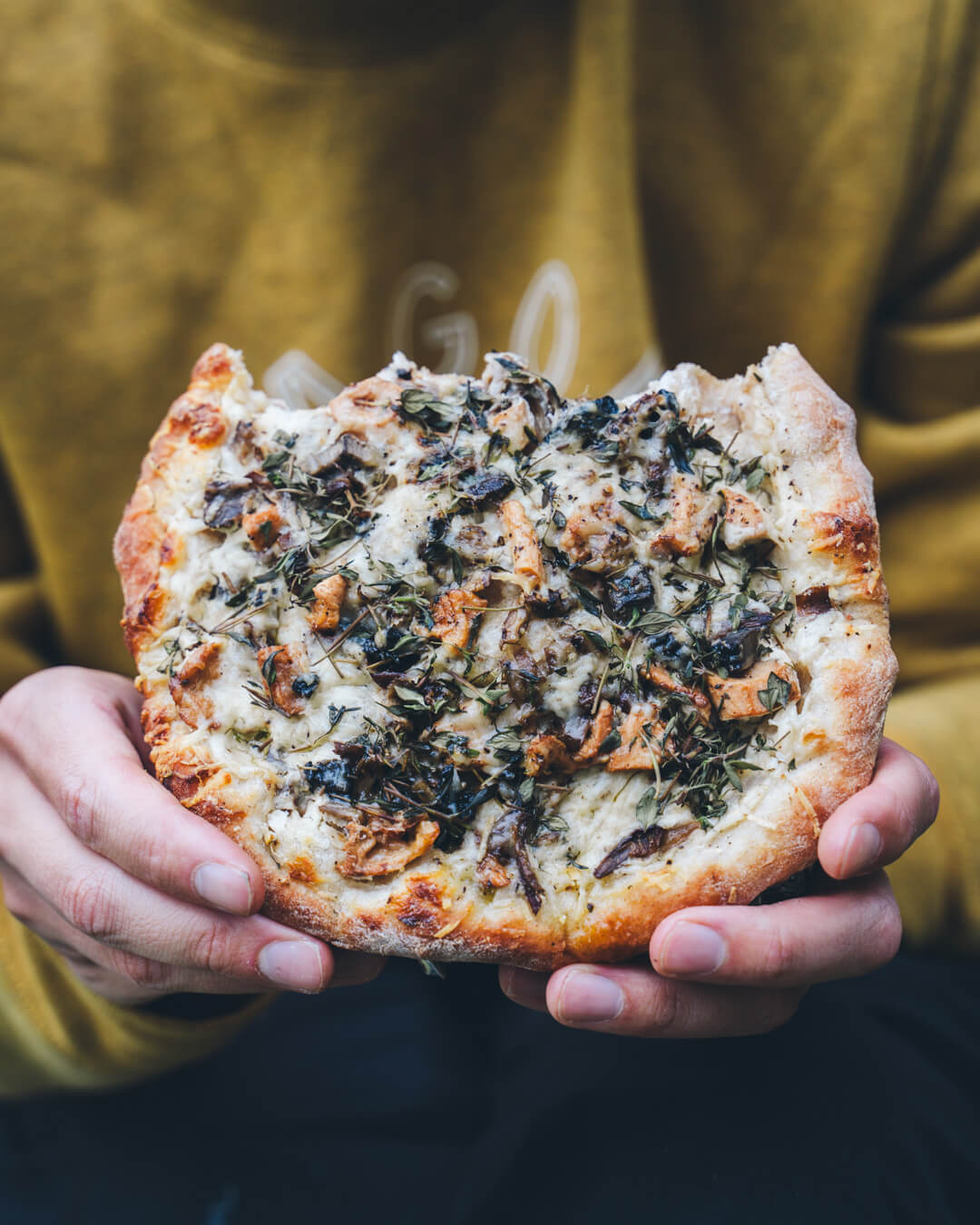 Valkoinen sienipitsa