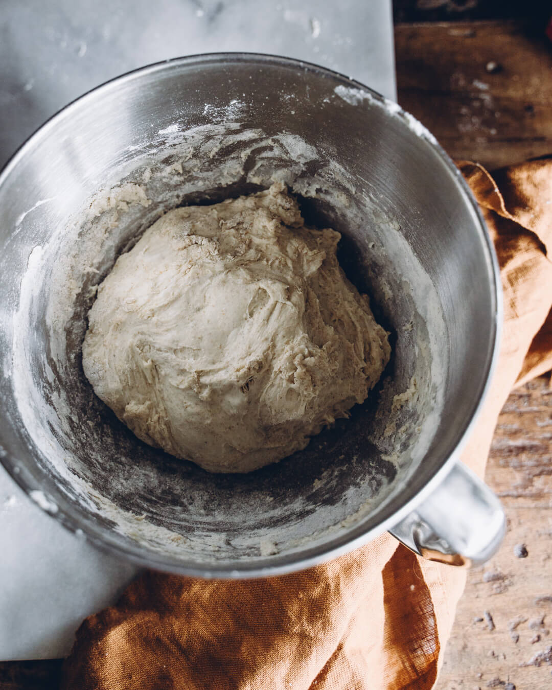 Yön yli pitsataikina