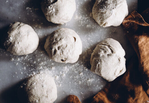 Yön yli pitsataikina