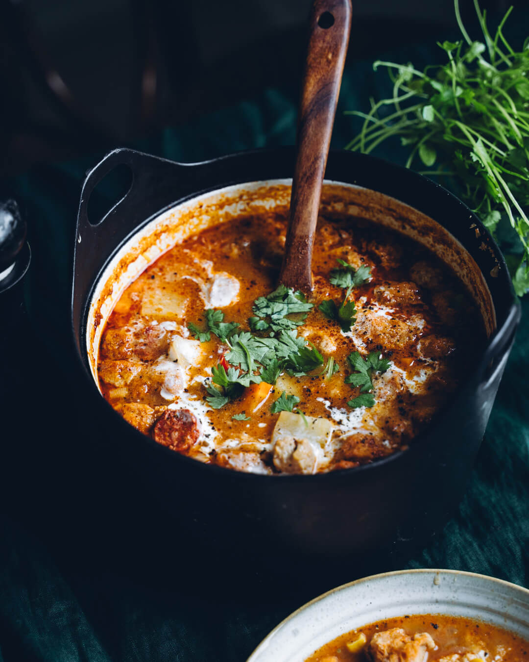 Espanjalainen choizo-nakkikeitto. Vegaaninen