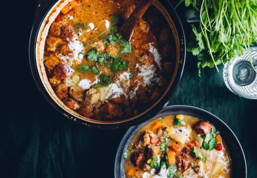 Espanjalainen choizo-nakkikeitto. Vegaaninen