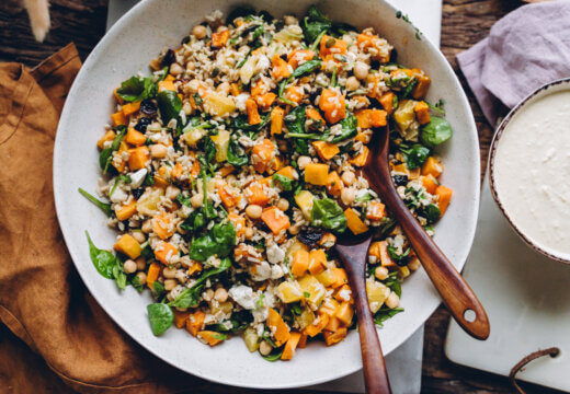 Bataatti-kikhernesalaatti