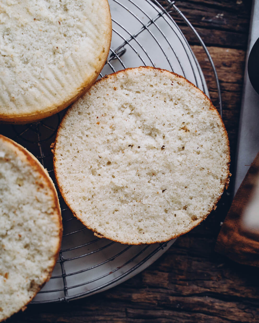 Vegaaninen vaalea täytekakkupohja