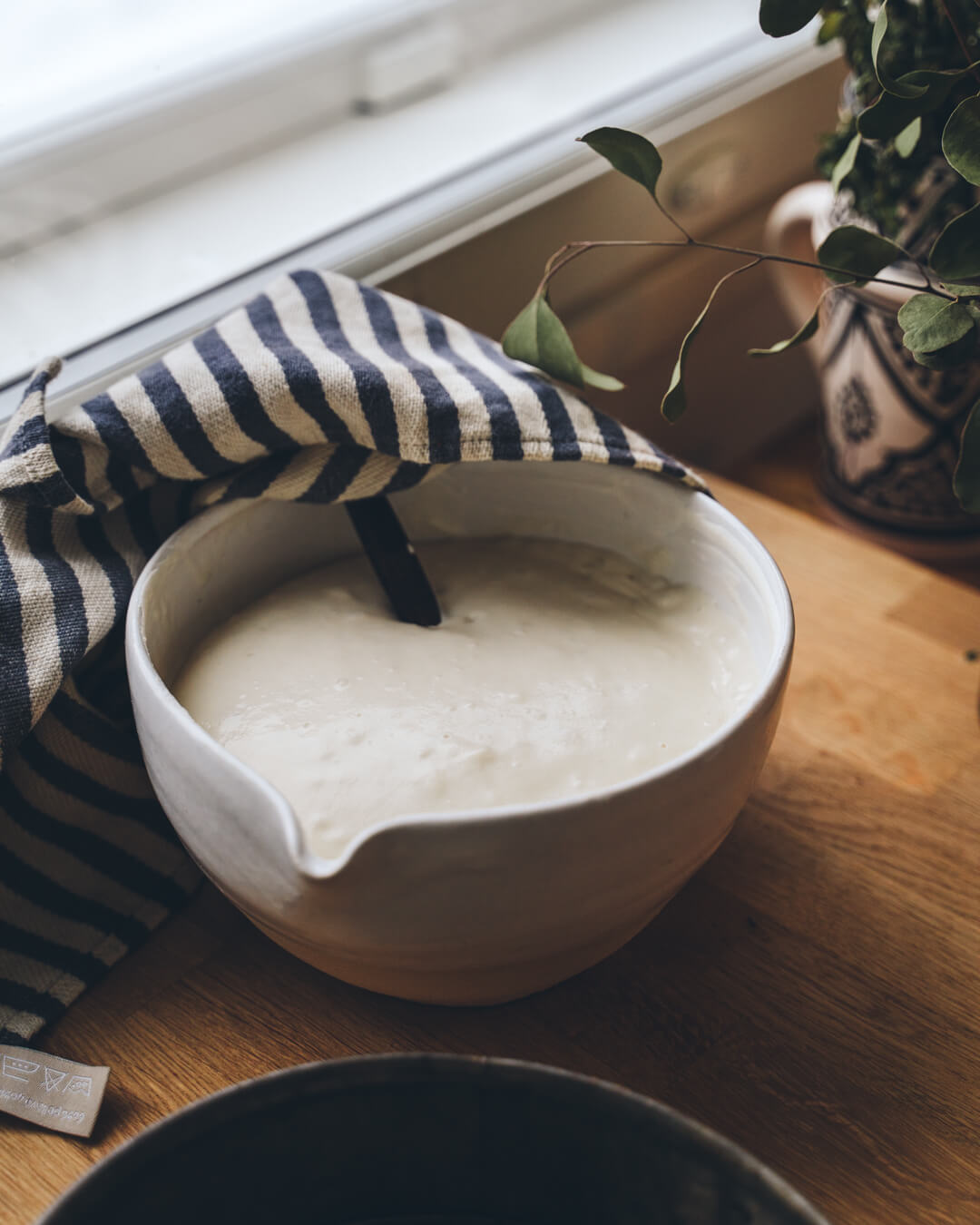 Gluteeniton focaccia. Yön yli taikina