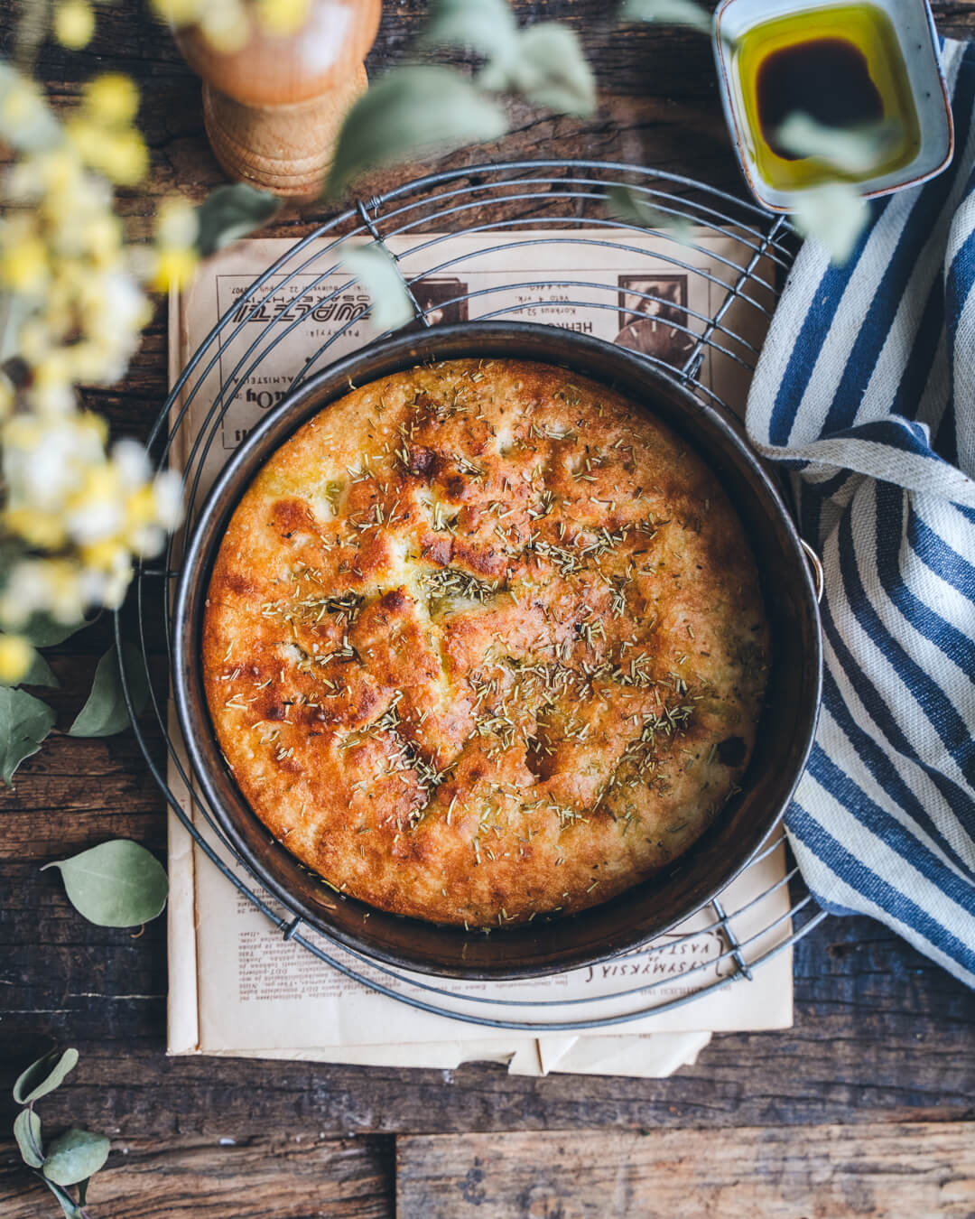 Gluteeniton focaccia. Yön yli taikina