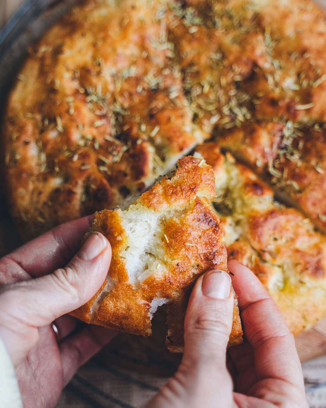 Gluteeniton focaccia. Yön yli taikina