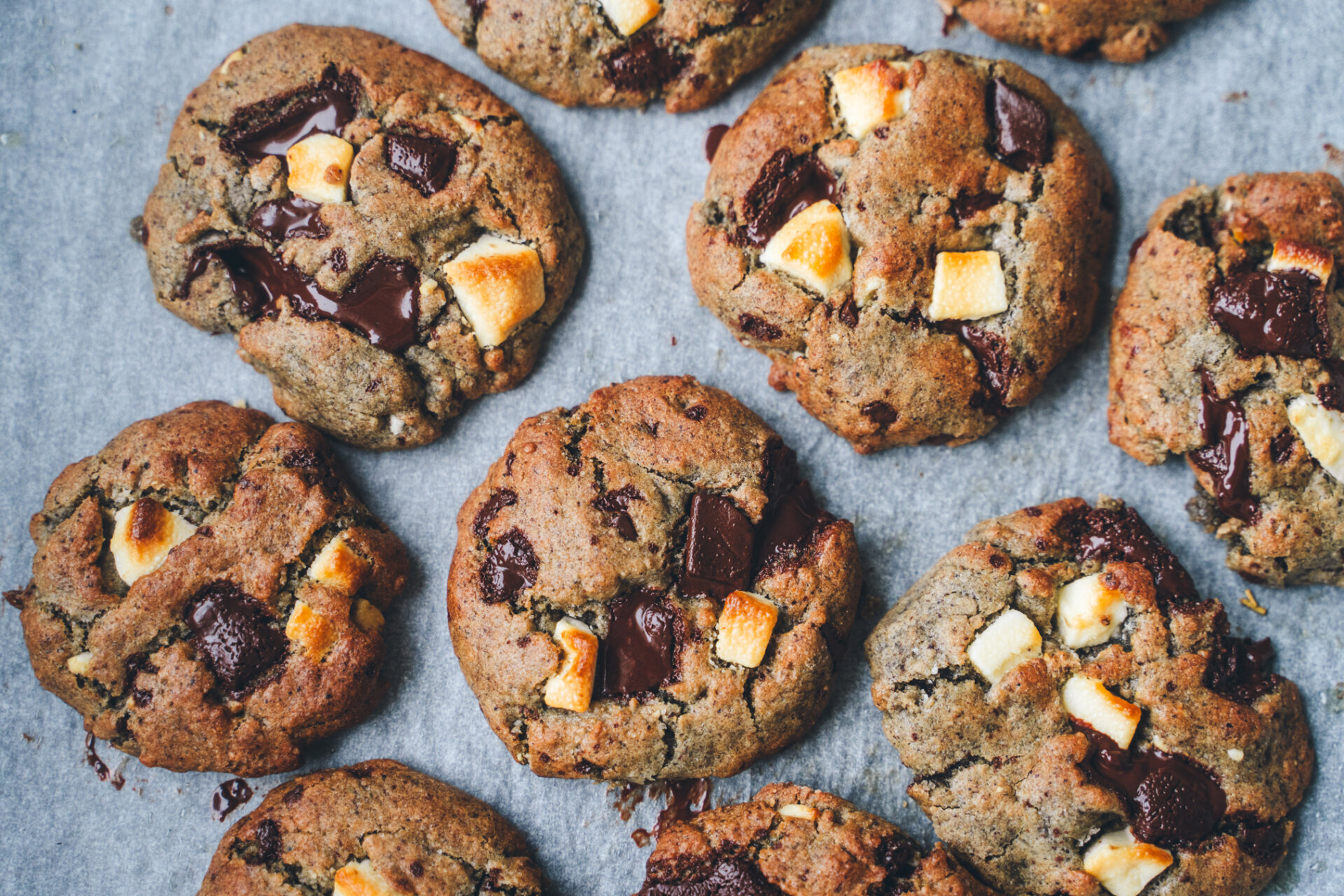 Härkäpapu-suklaahippukeksit. Vegaaninen