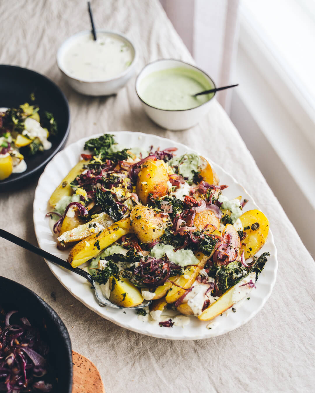 Paahdettu perunasalaatti. Vegaaninen