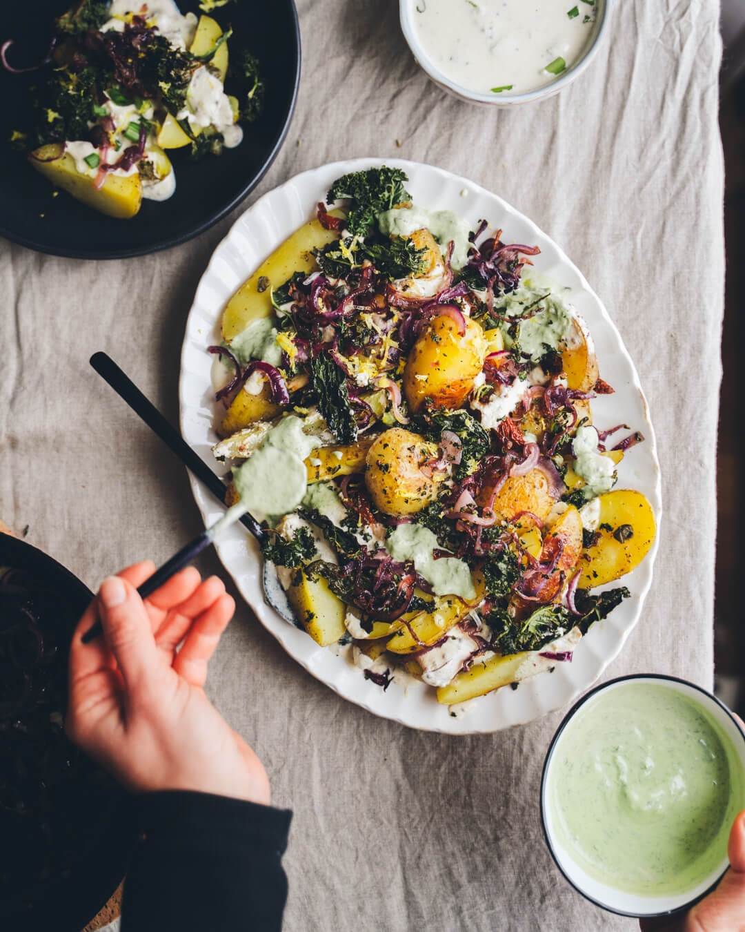 Paahdettu perunasalaatti. Vegaaninen