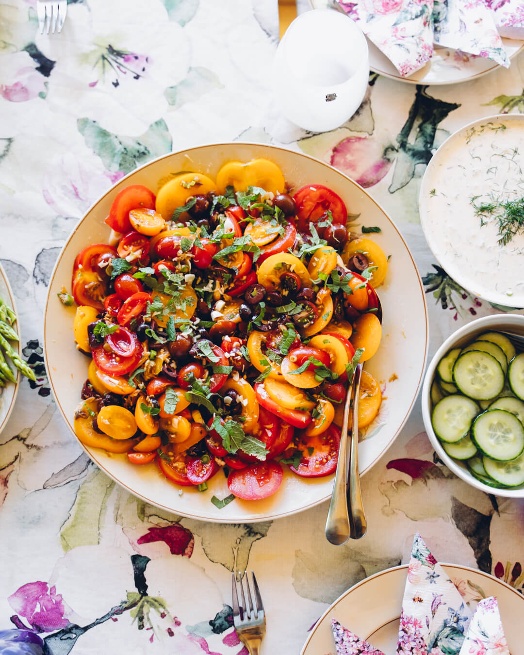 Marinoitu tomaattisalaatti