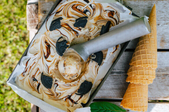 Lakritsijäätelö ilman jäätelökonetta. Vegaaninen