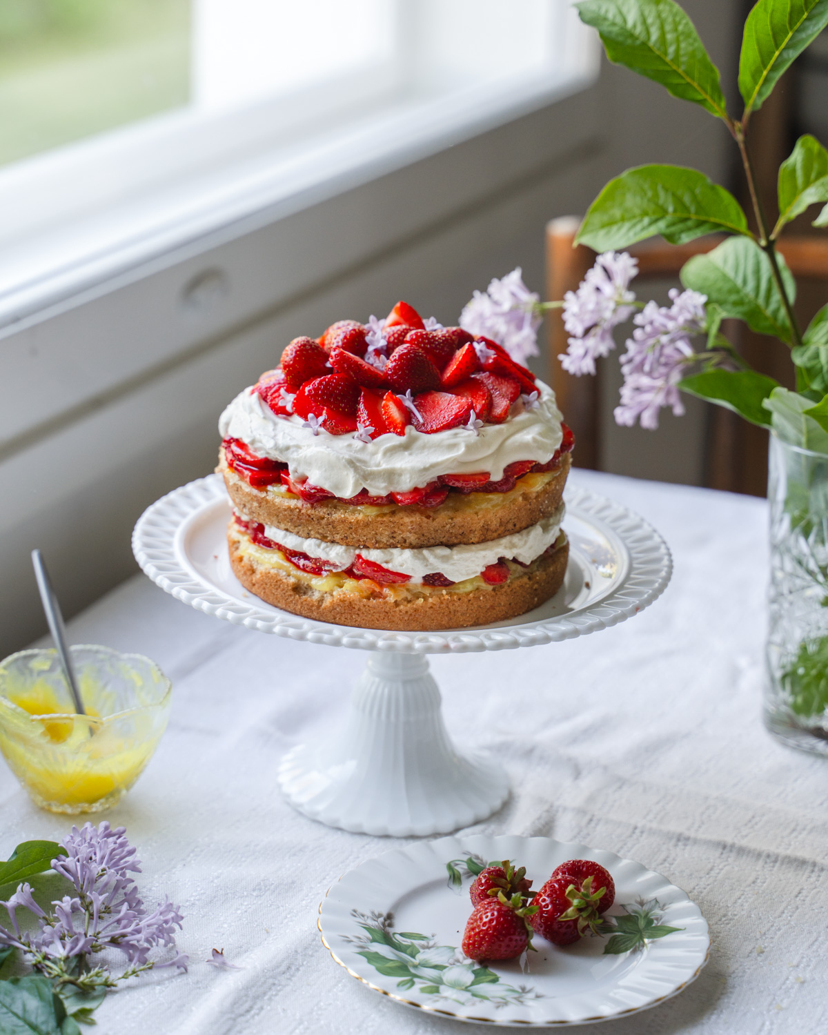 Vegaaninen mansikkakakku