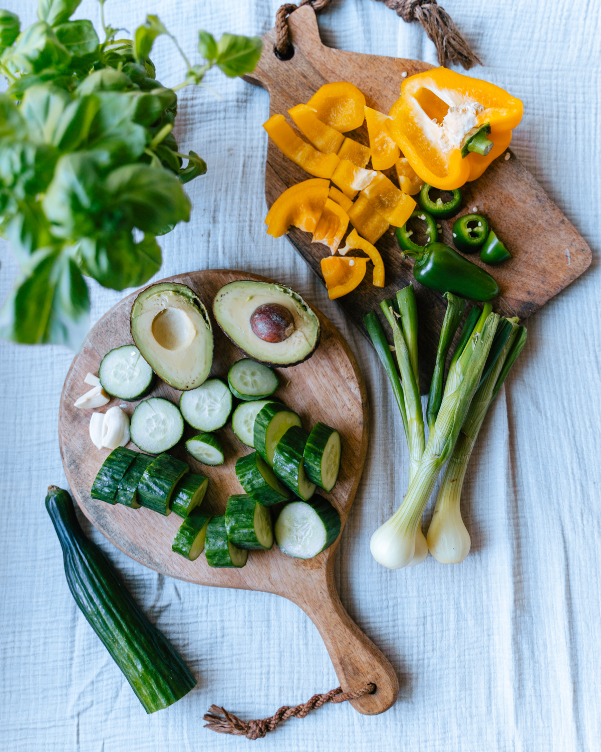 Kylmä kurkku-kookoskeitto