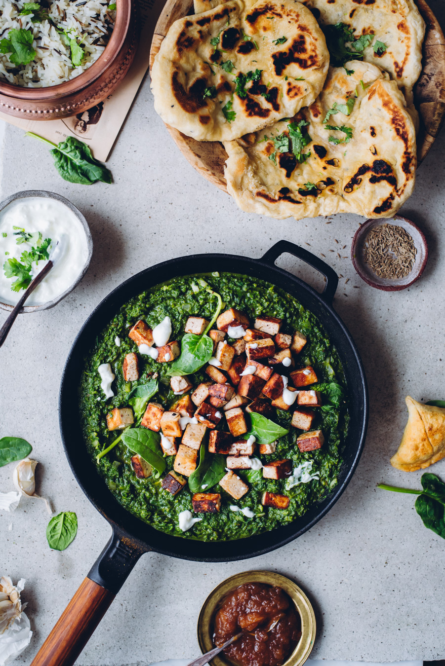 Palak paneer vegaanisena tofulla